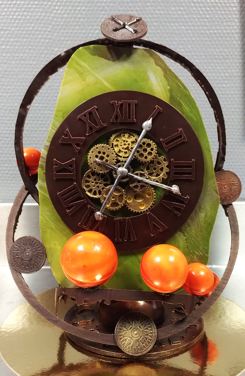 Pâtisserie Torres - Pour Pâques, nous avons réalisé une pièce chocolat  artistique qui sera exposée en boutique à partir de mercredi, elle inaugure  la présentation de notre gamme de moulages de Pâques